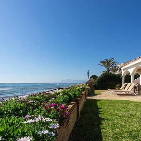 Charming Villa On The Seafront マルベーリャ エクステリア 写真