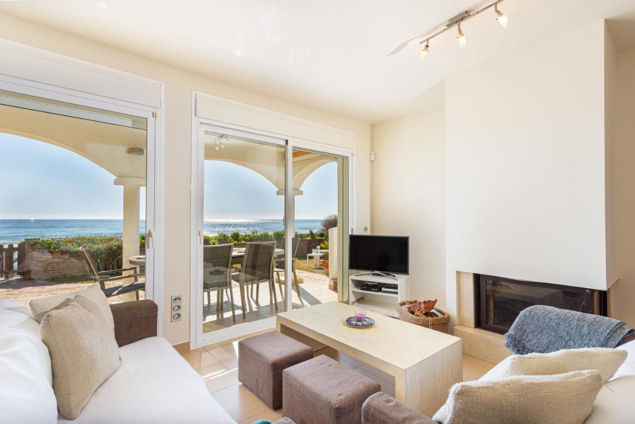 Charming Villa On The Seafront マルベーリャ エクステリア 写真