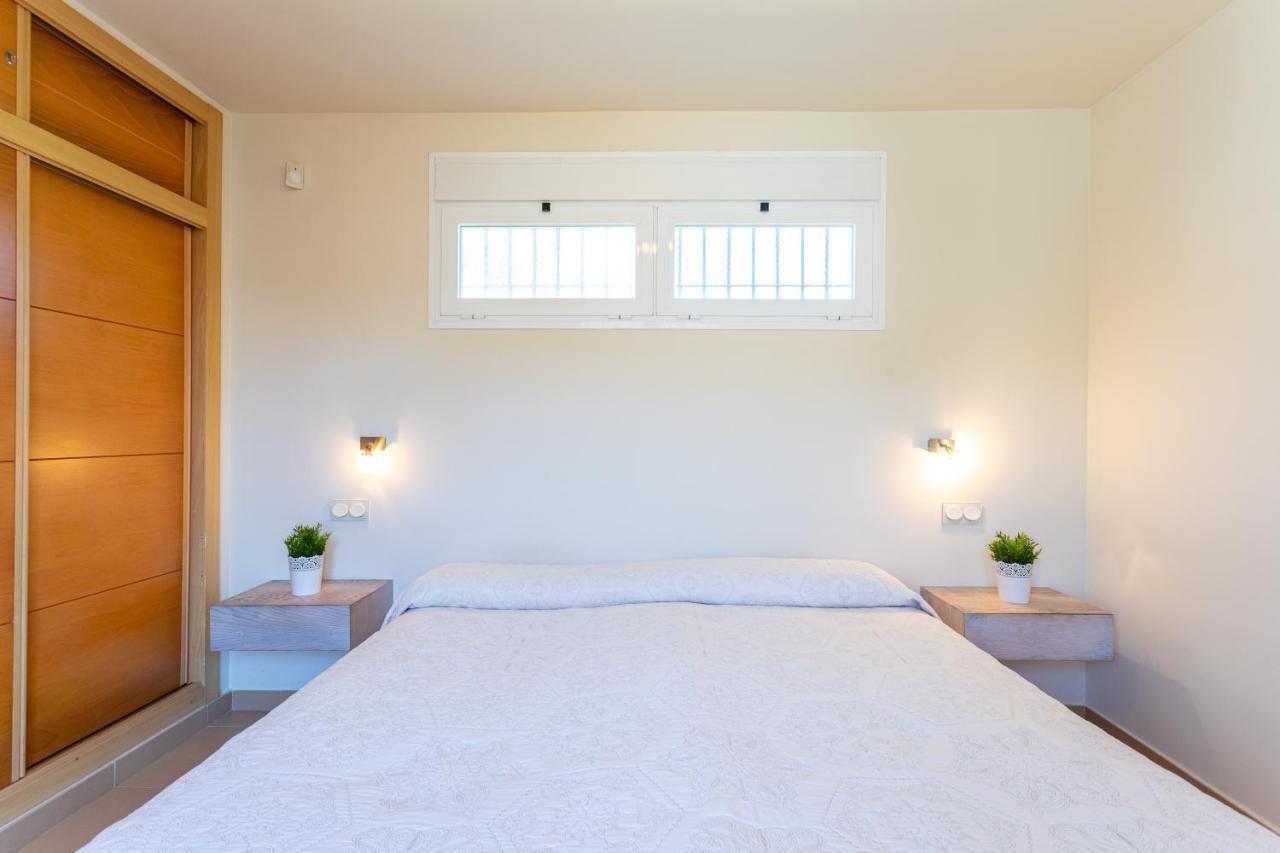 Charming Villa On The Seafront マルベーリャ エクステリア 写真