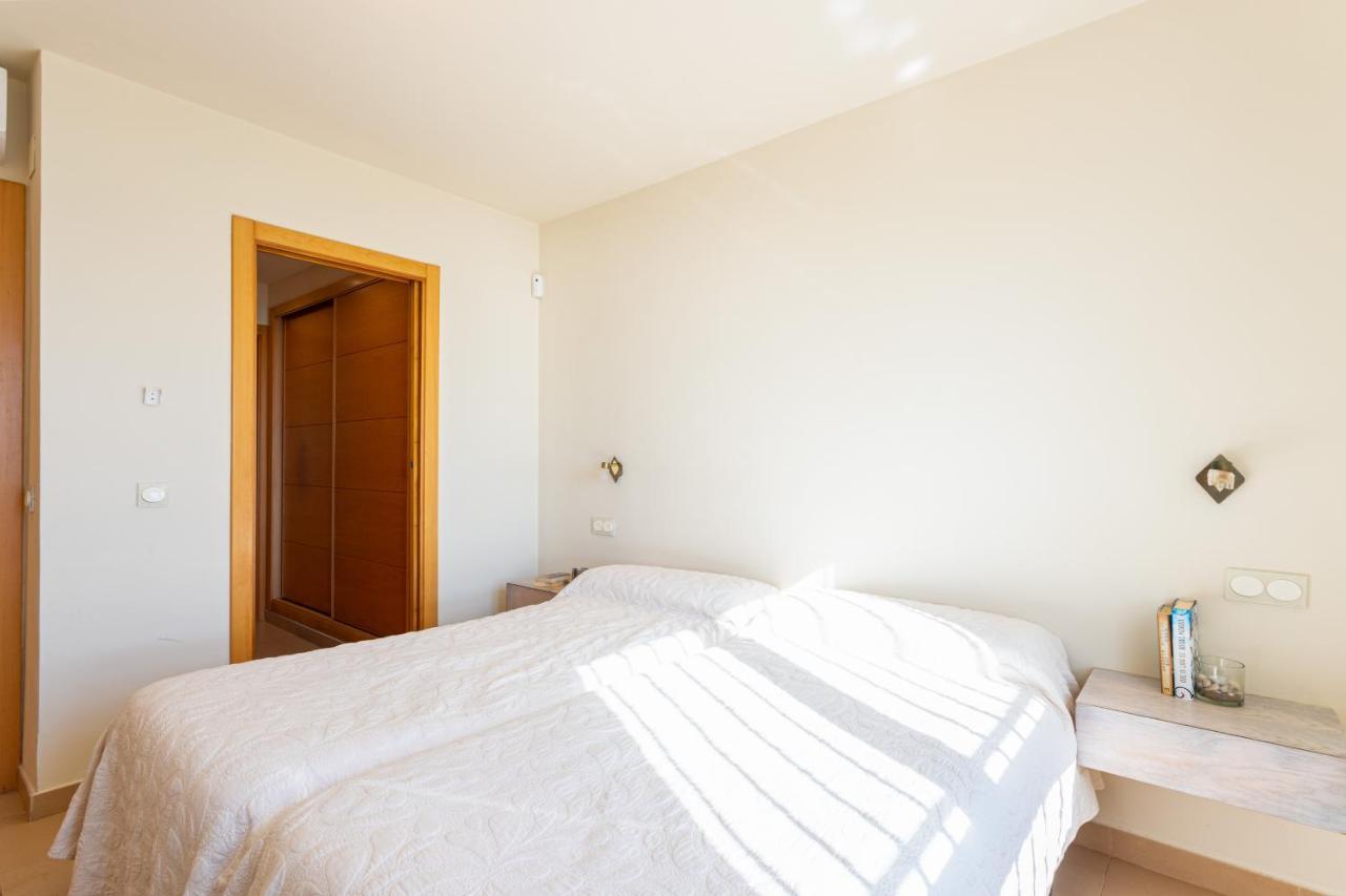 Charming Villa On The Seafront マルベーリャ エクステリア 写真