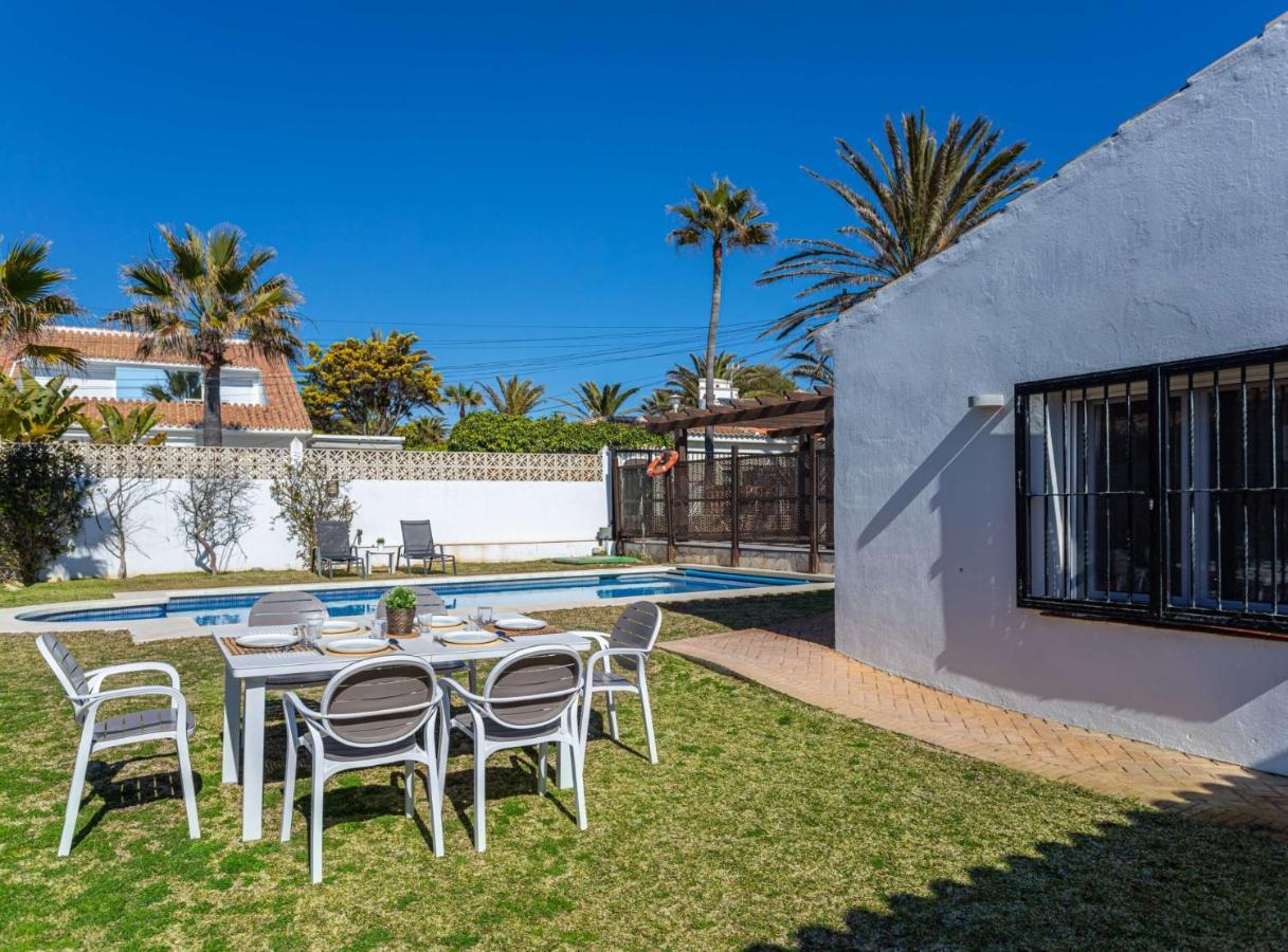 Charming Villa On The Seafront マルベーリャ エクステリア 写真